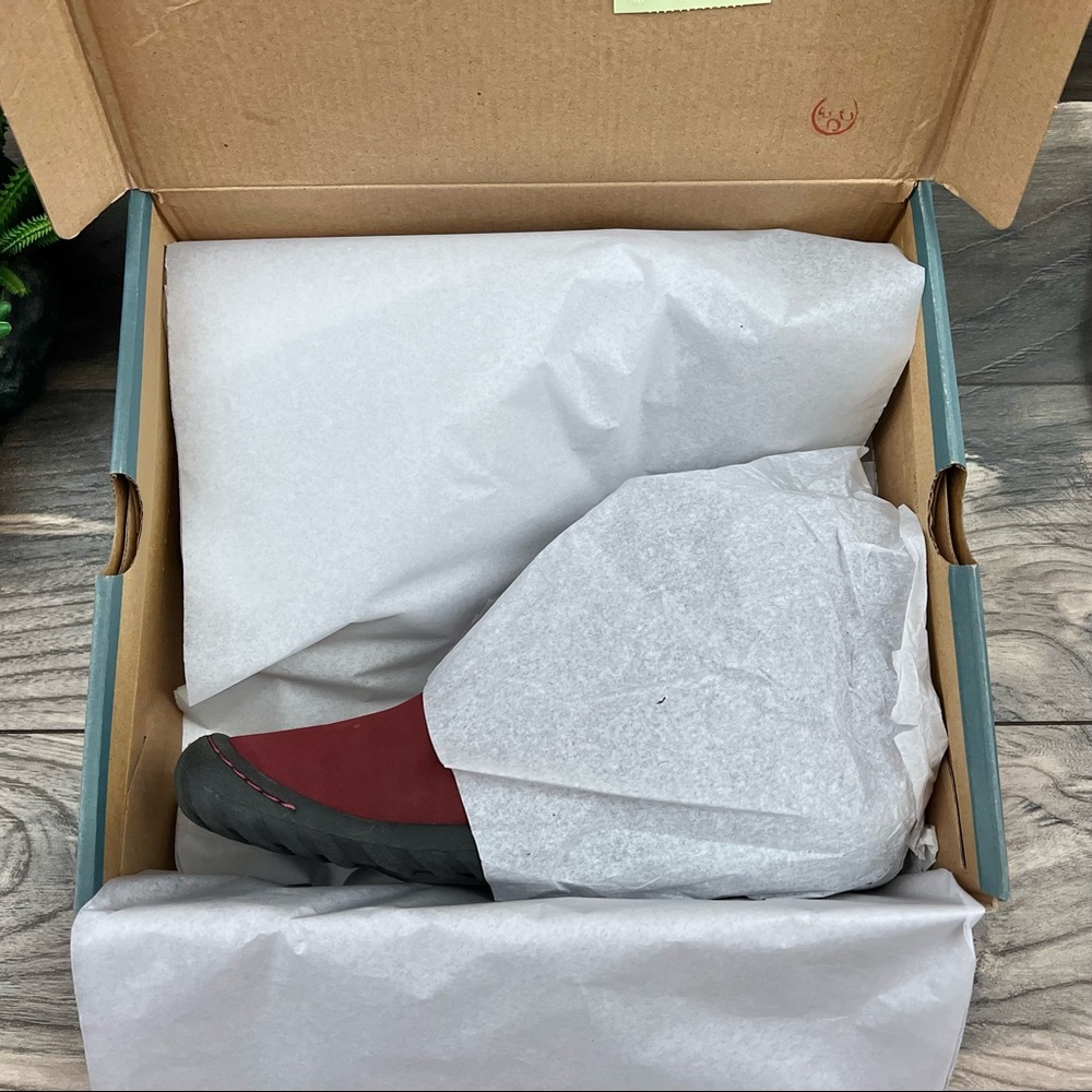 NEW JBU by Jambu Juno Ankle Bootie Boots Red 9M 40 - Picture 10 of 12